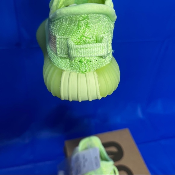 Yeezy Boost 350 V2 Infants Light green Size 6K - Picture 8 of 14